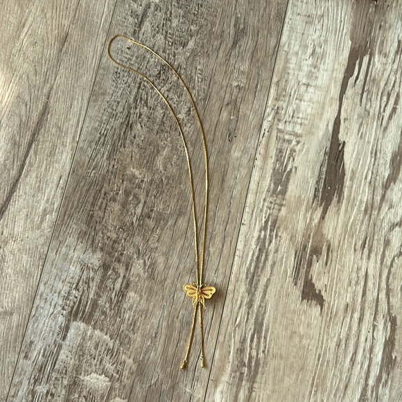 Vintage gold butterfly necklace - Picture 3 of 3